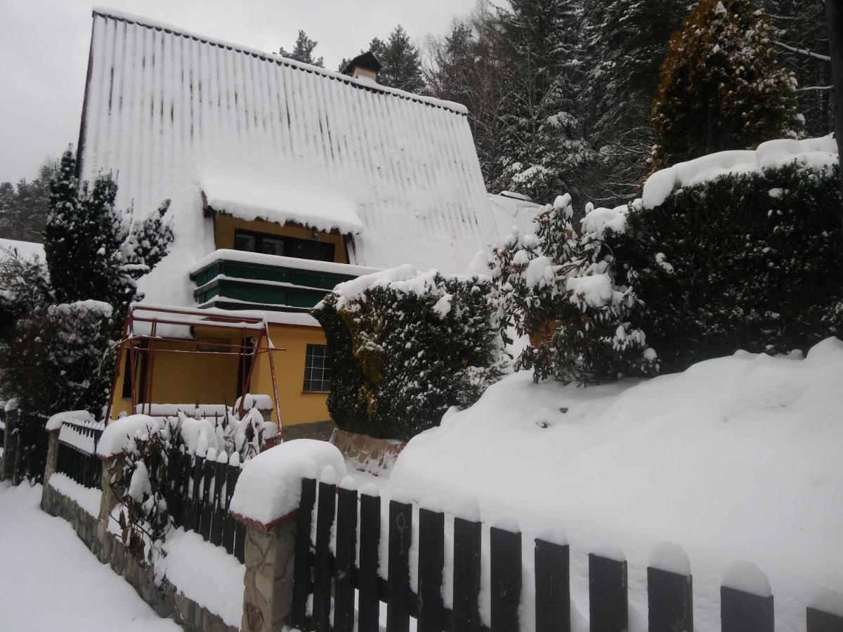 Domek Caloroczny Tresna Agata Luaran gambar