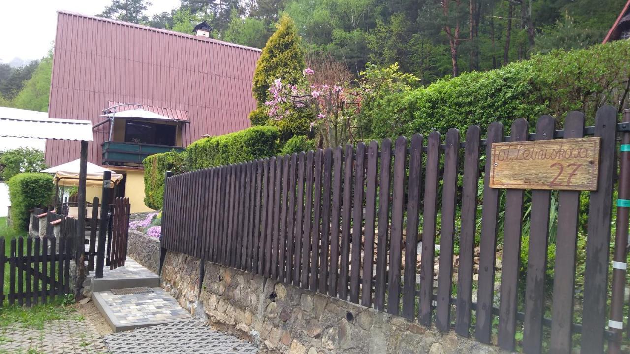 Domek Caloroczny Tresna Agata Luaran gambar